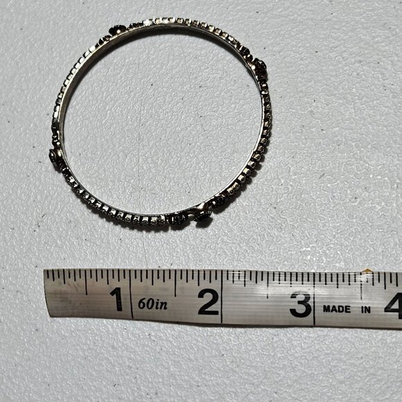 Vintage Elegant Silver Tone Rhinestone Black Stone Bangle Bracelet Snap Closure - Picture 6 of 6